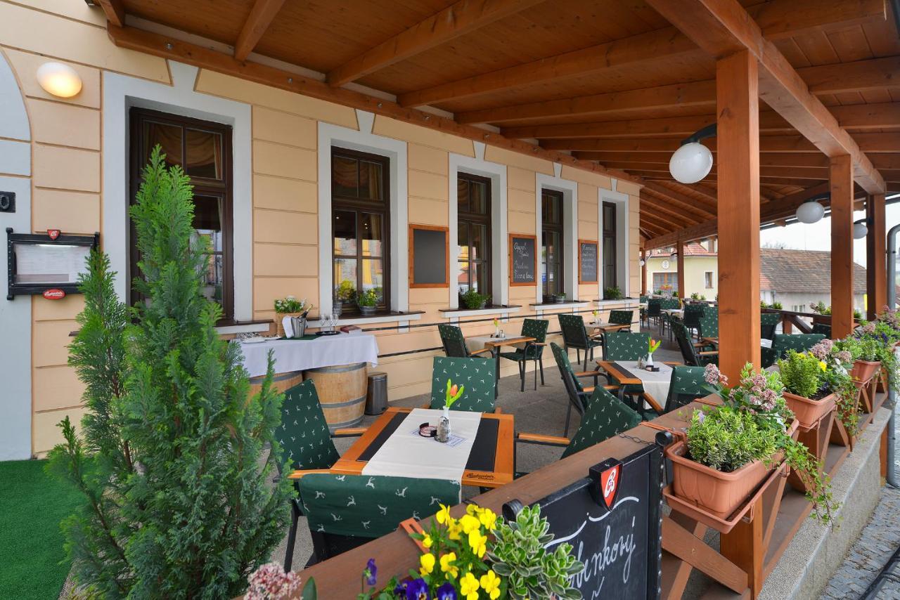 波德拉德酒店 Hluboká nad Vltavou 外观 照片