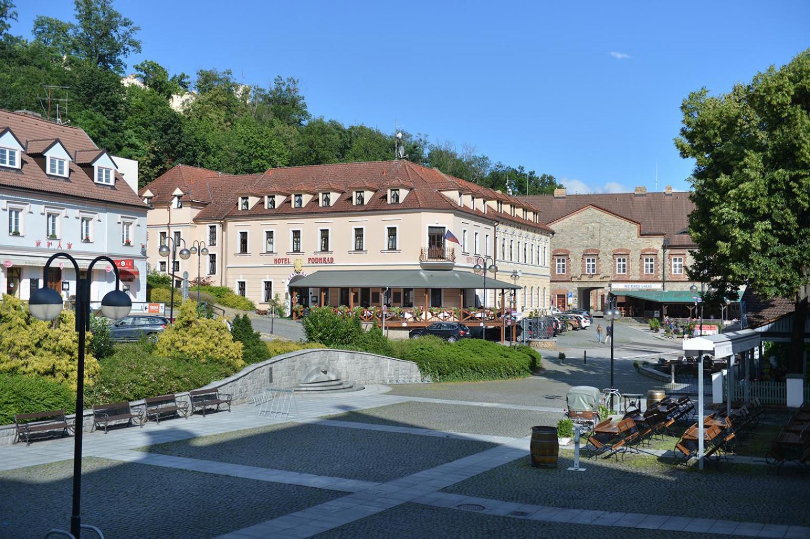 波德拉德酒店 Hluboká nad Vltavou 外观 照片